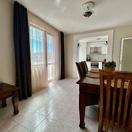 Fenix 2 Bedroom Apartment Varna Center エクステリア 写真
