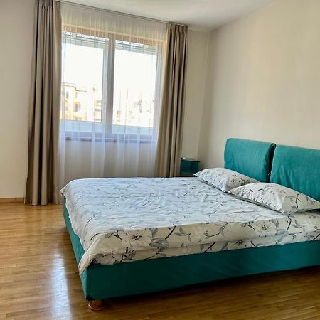 Fenix 2 Bedroom Apartment Varna Center エクステリア 写真