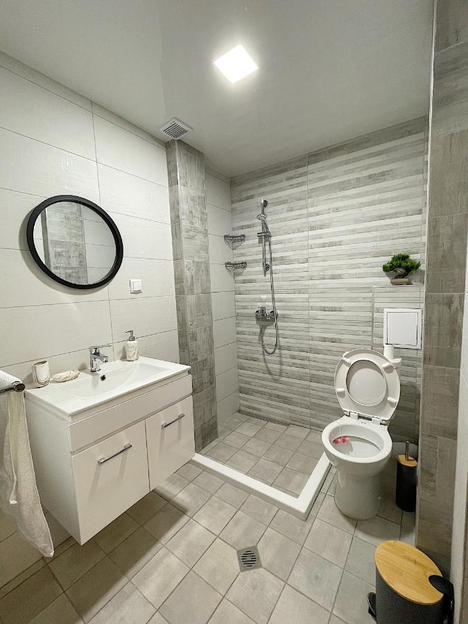 Fenix 2 Bedroom Apartment Varna Center エクステリア 写真